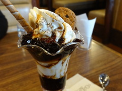 アイスクリームパフェ