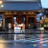 雨の雷門