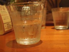 水