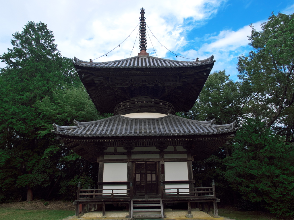 鹿野山朝光寺多宝塔