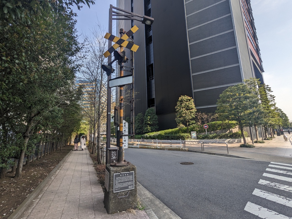 踏切の風景