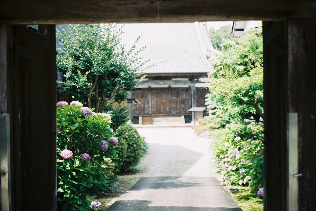 水無月の寺院