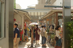 賑ワイワイ