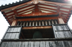 関地蔵院の鐘楼