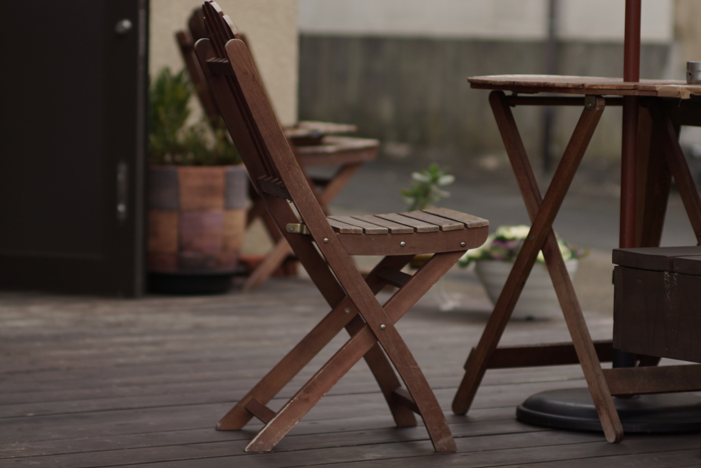 テーブルと椅子