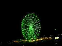 夜の観覧車