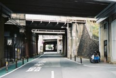 鉄路を越えて
