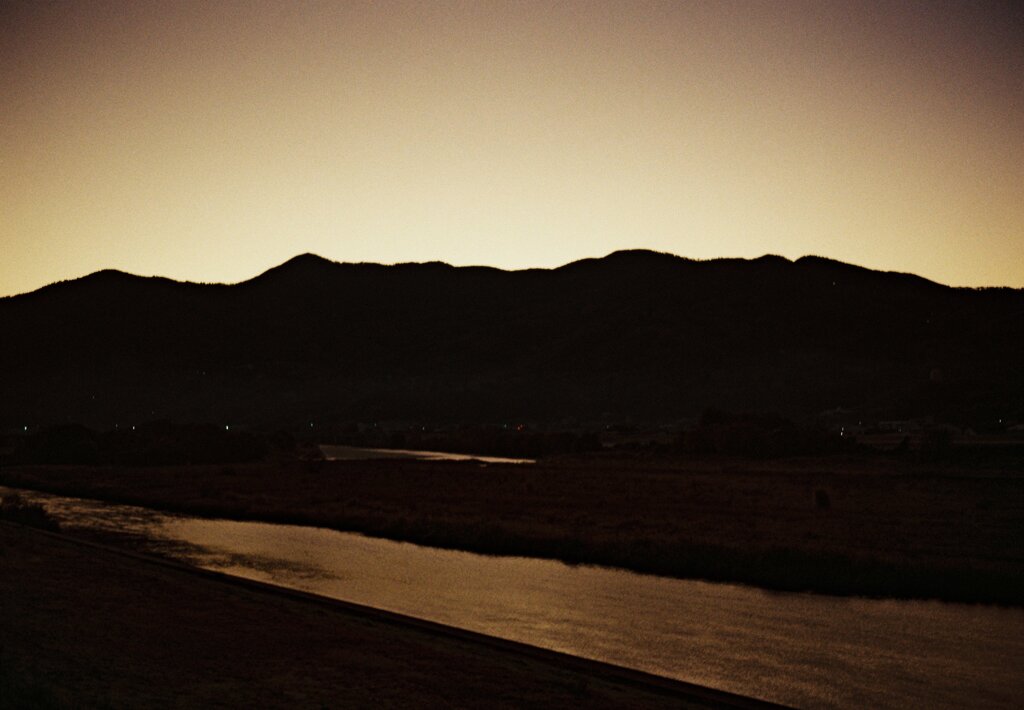 紀ノ川の夜明け