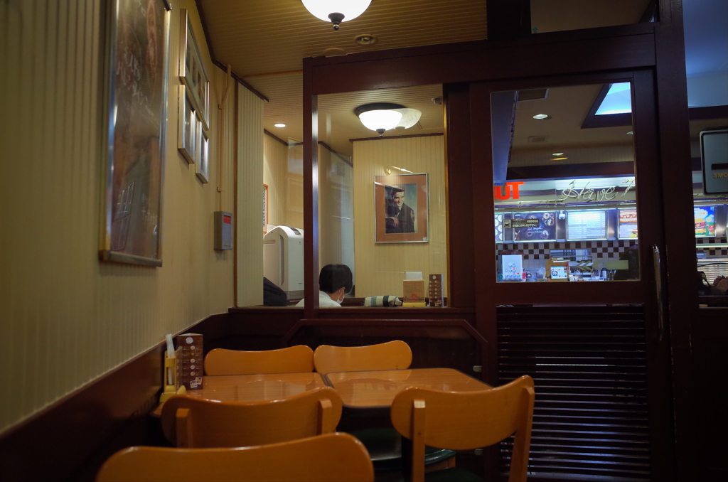 ロカビリー瞳ニヤリ