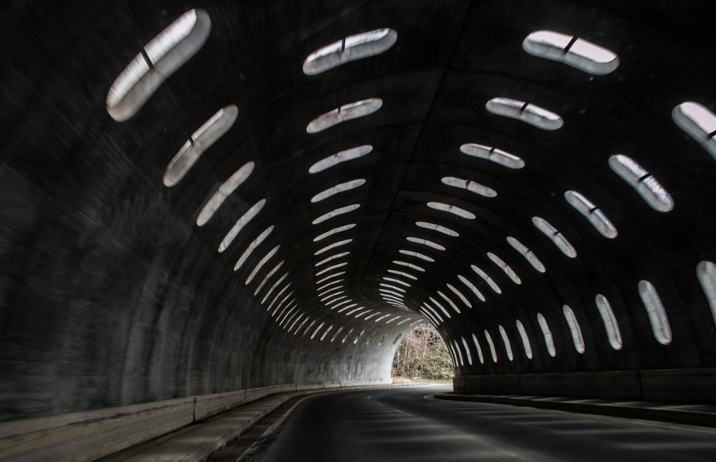 北国のトンネル