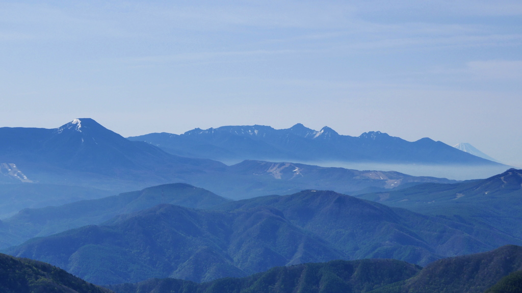 春霞みの八ヶ岳