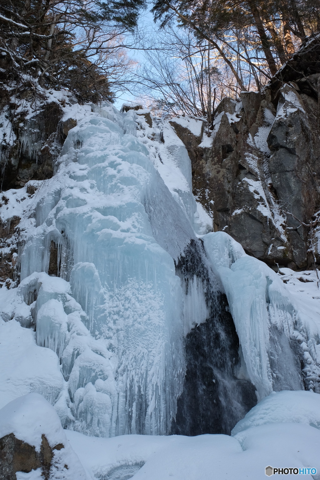 凍てつくハ岳の滝