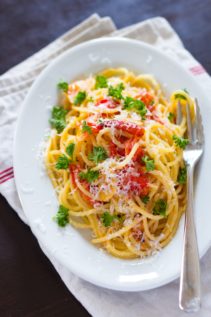 パセリのトマトパスタ