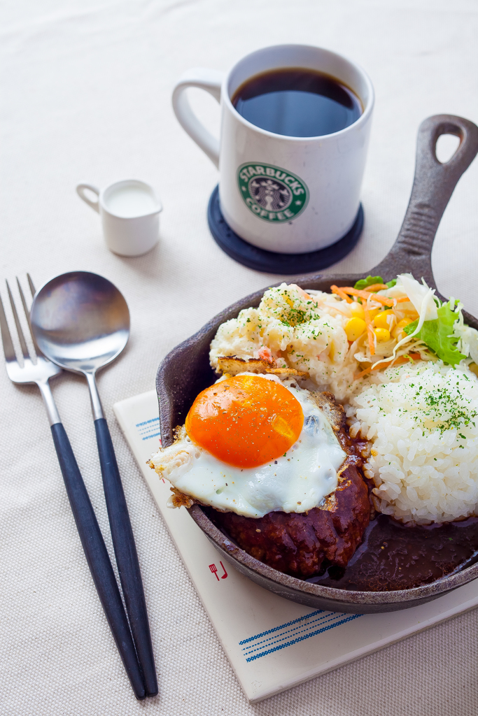 目玉焼きハンバーグ