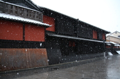 雪降る祇園