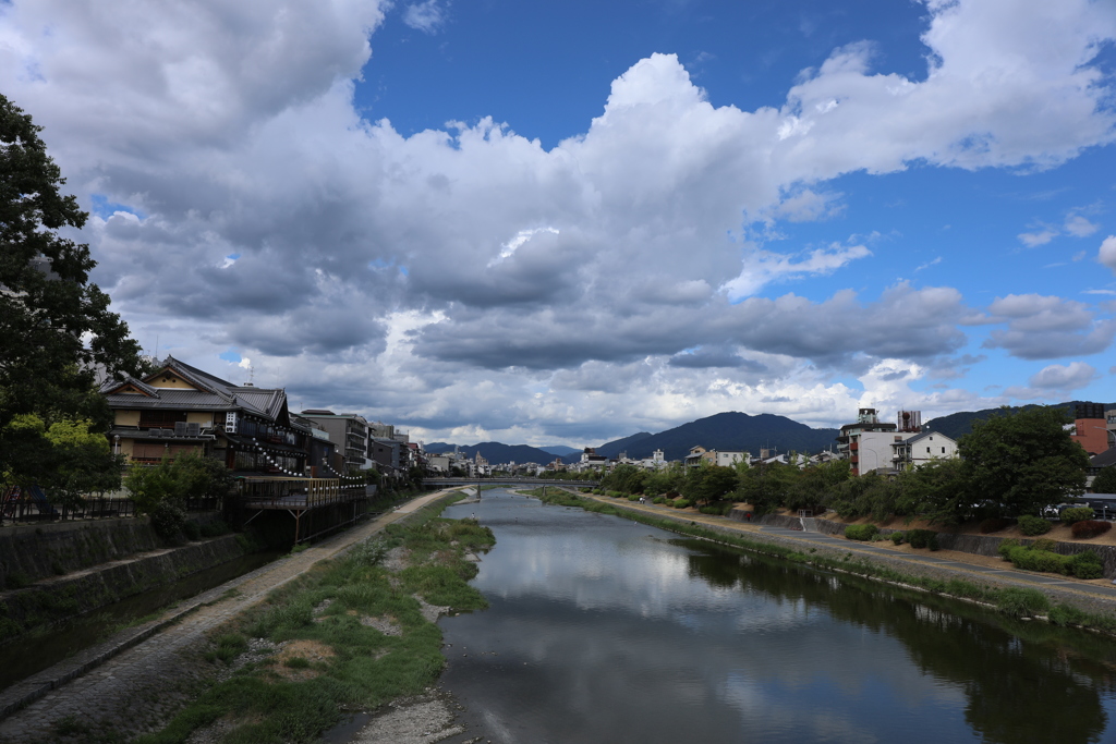 怪しい雲ゆき