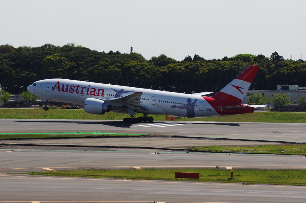 ｵｰｽﾄﾗﾘｱ航空(OE-LPF)777-2Q8ER@成田