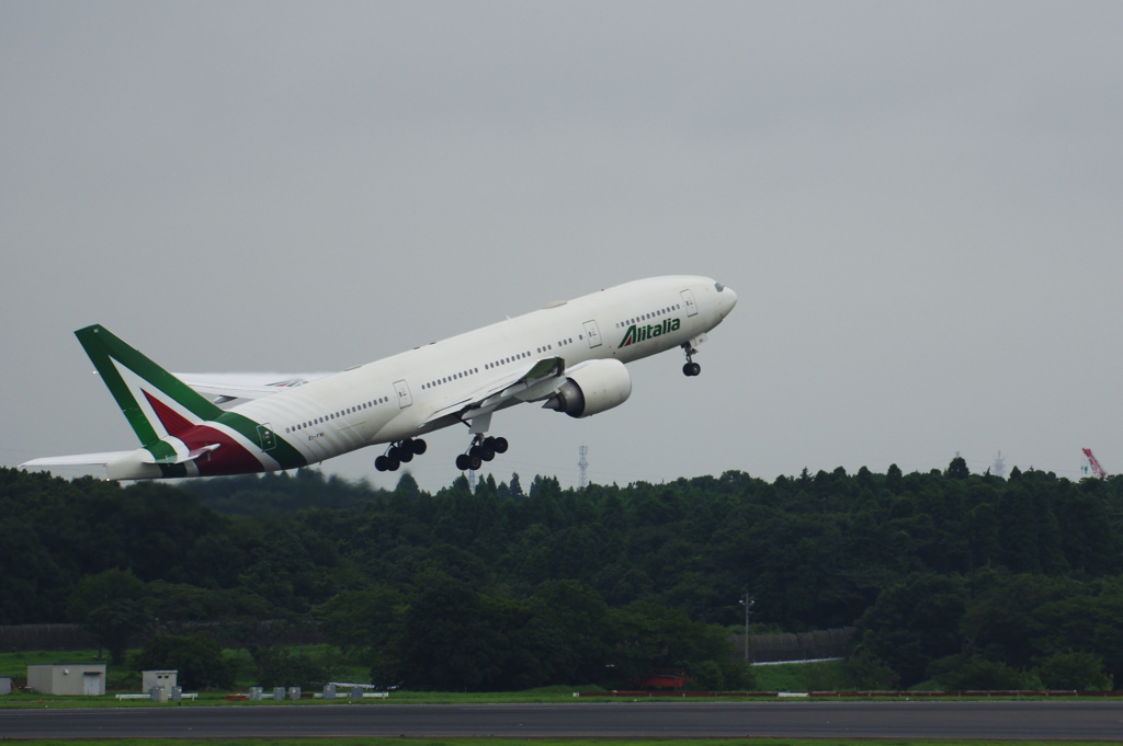 ｱﾘﾀﾘｱ航空(EI-FNI)777-2Q8ER@成田