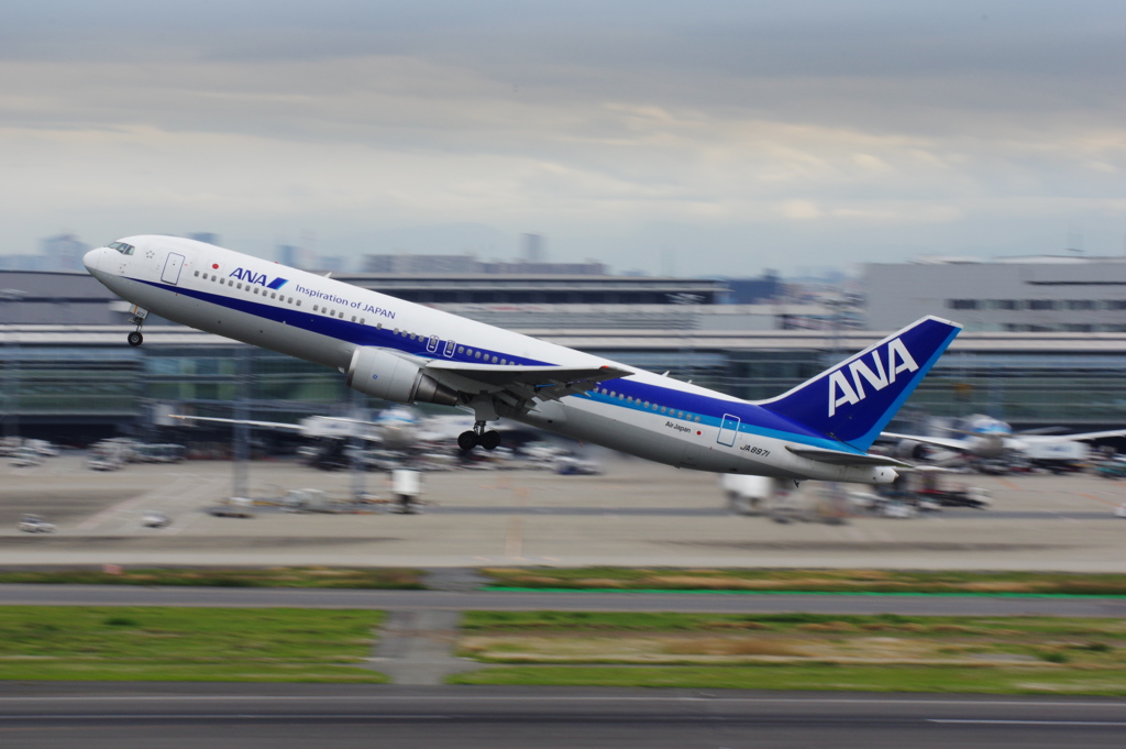 ANA(JA8971)767-381ER@羽田