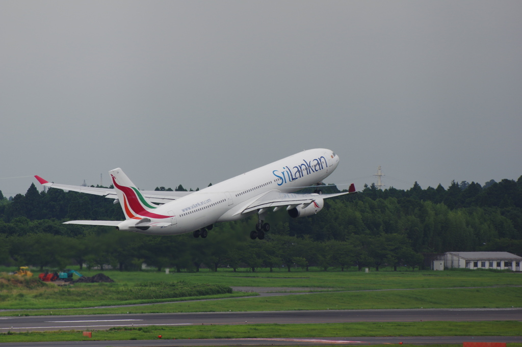 ｽﾘﾗﾝｶ航空(4R-ALL)A330-343E@成田