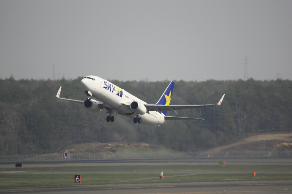 ｽｶｲﾏｰｸ(JA73NC)737-800@新千歳