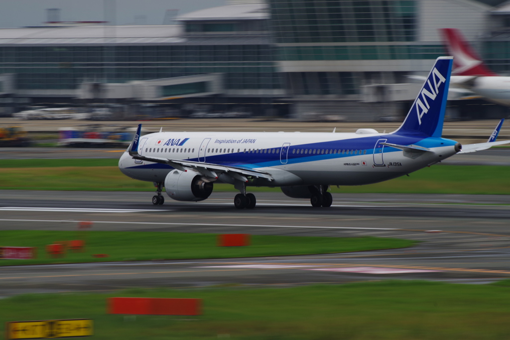ANA(JA135A)A321-272N@福岡