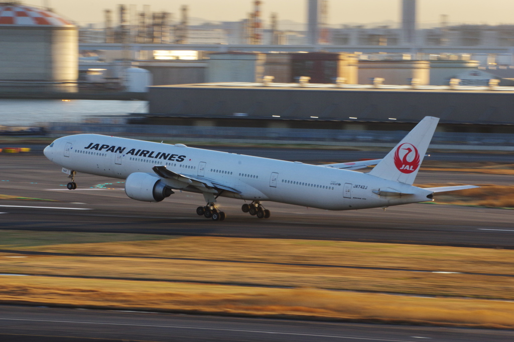 JAL(JA742J)777-346ER@羽田_1