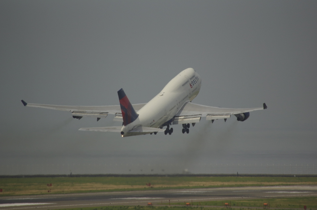 DELTA(N662US)747-451@ｾﾝﾄﾚｱ3