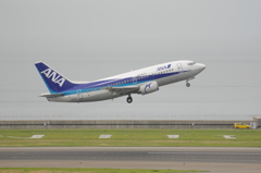 ANA(JA8404)737-500@ｾﾝﾄﾚｱ