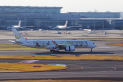 JAL(JA06XJ)A350-941[金の鶴丸]_2