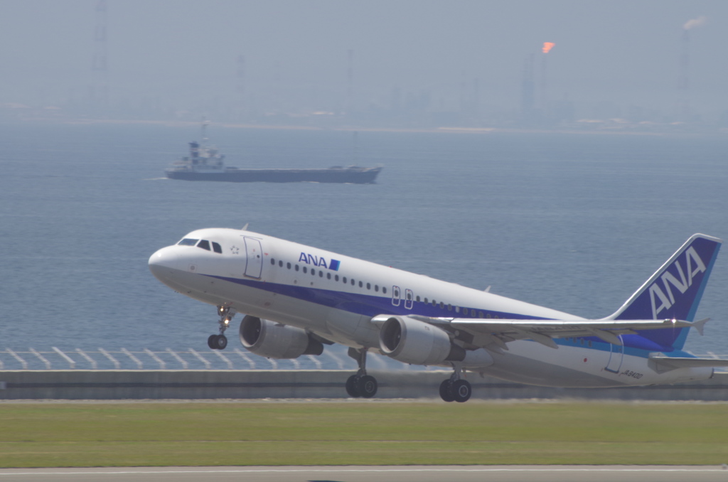 ANA(JA8400)A320-211@ｾﾝﾄﾚｱ