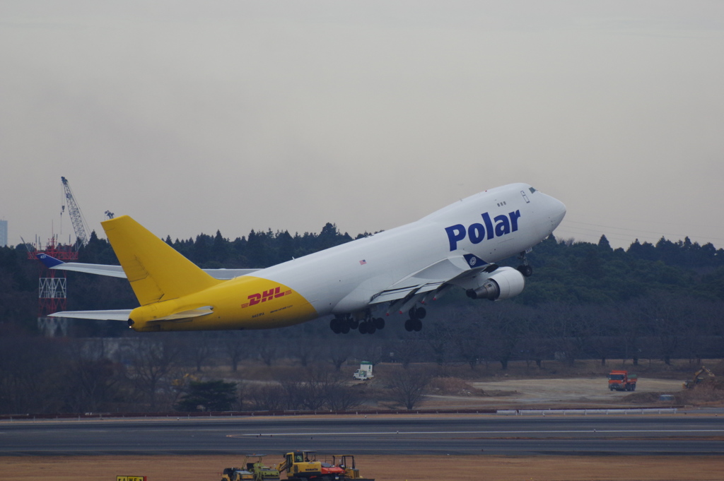ﾎﾟｰﾗｰｴｱｶｰｺﾞ(N451PA)747-400@成田