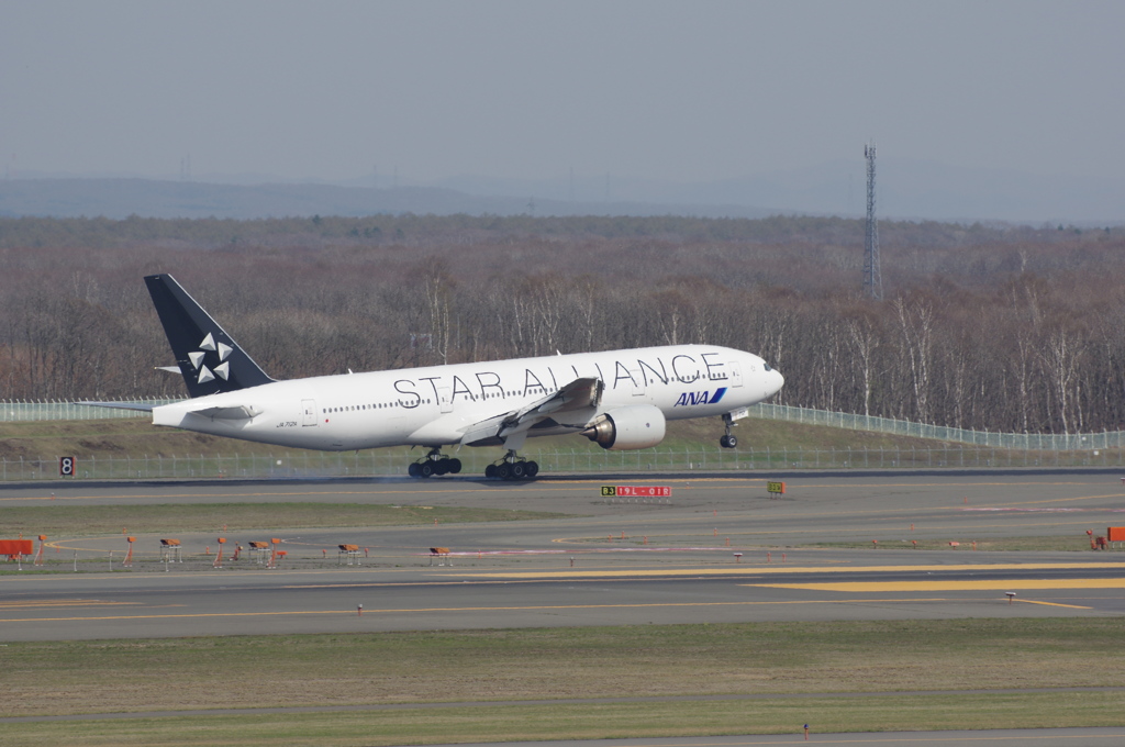 ANA(JA712A)777-281@新千歳1605