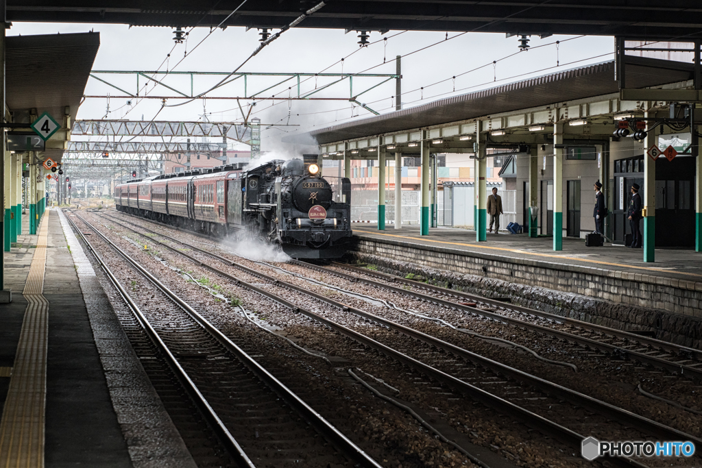 新津駅にて