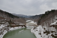 桂沢湖遅い春