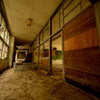 小学校の廃墟　廊下