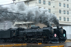 雨の中をスタートダッシュ