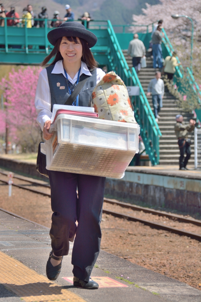 列車から列車へ