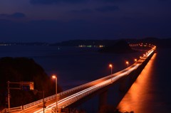 夜の角島大橋、黄砂の影響を受ける