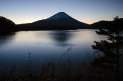 本栖湖からの日の出（１月３日）