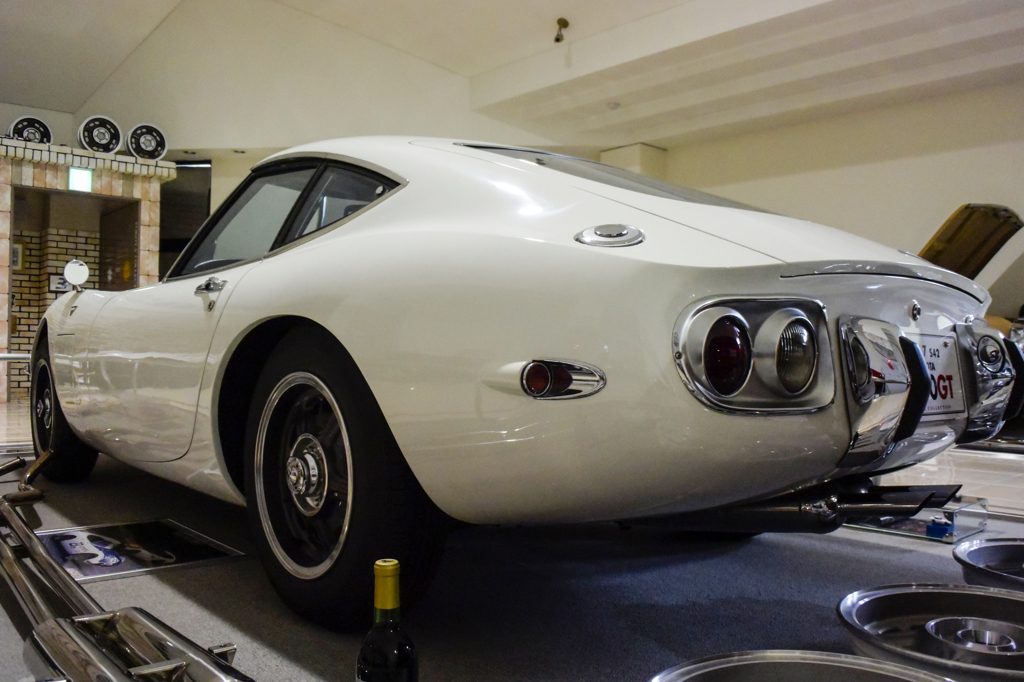 TOYOTA 2000GT
