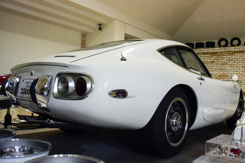 TOYOTA 2000GT