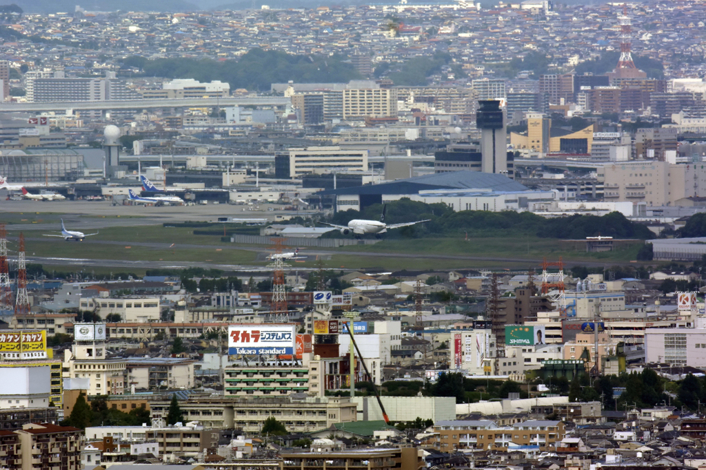 梅田スカイからの伊丹空港〜