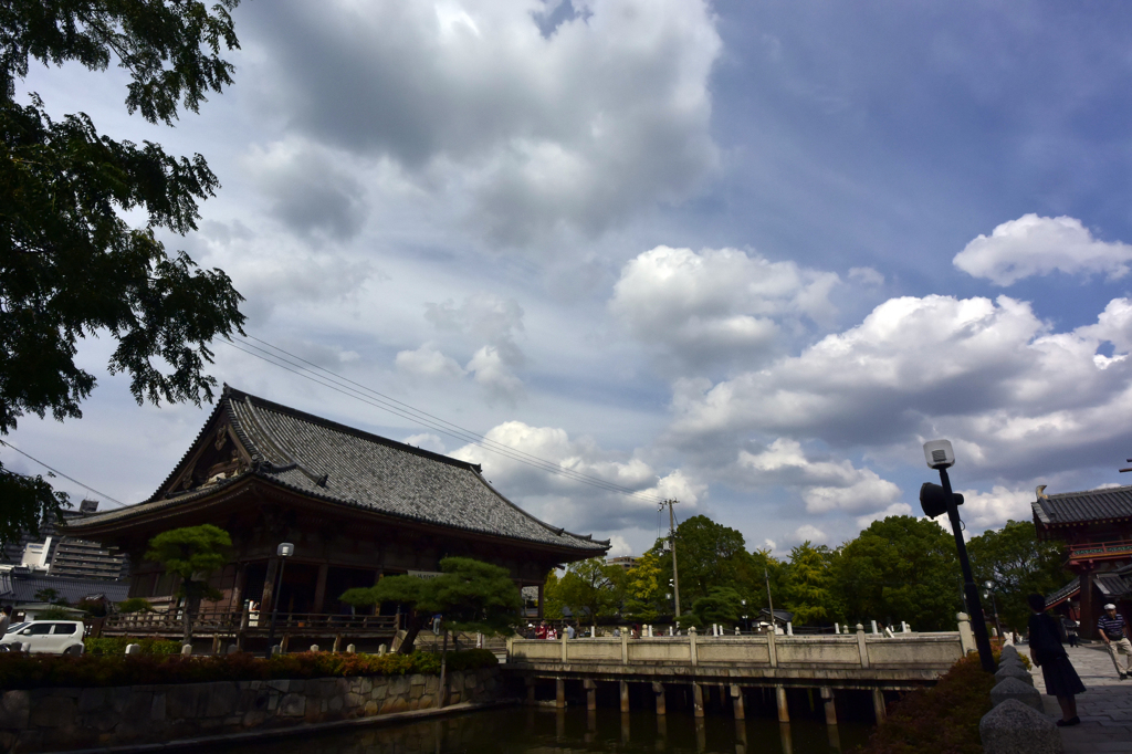 亀の池からの〜六時礼讃堂