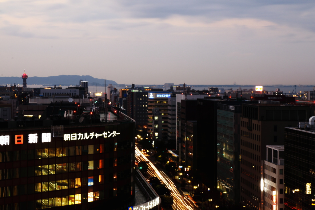 夕暮れの街と終わらない日々