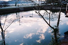 反転の池。