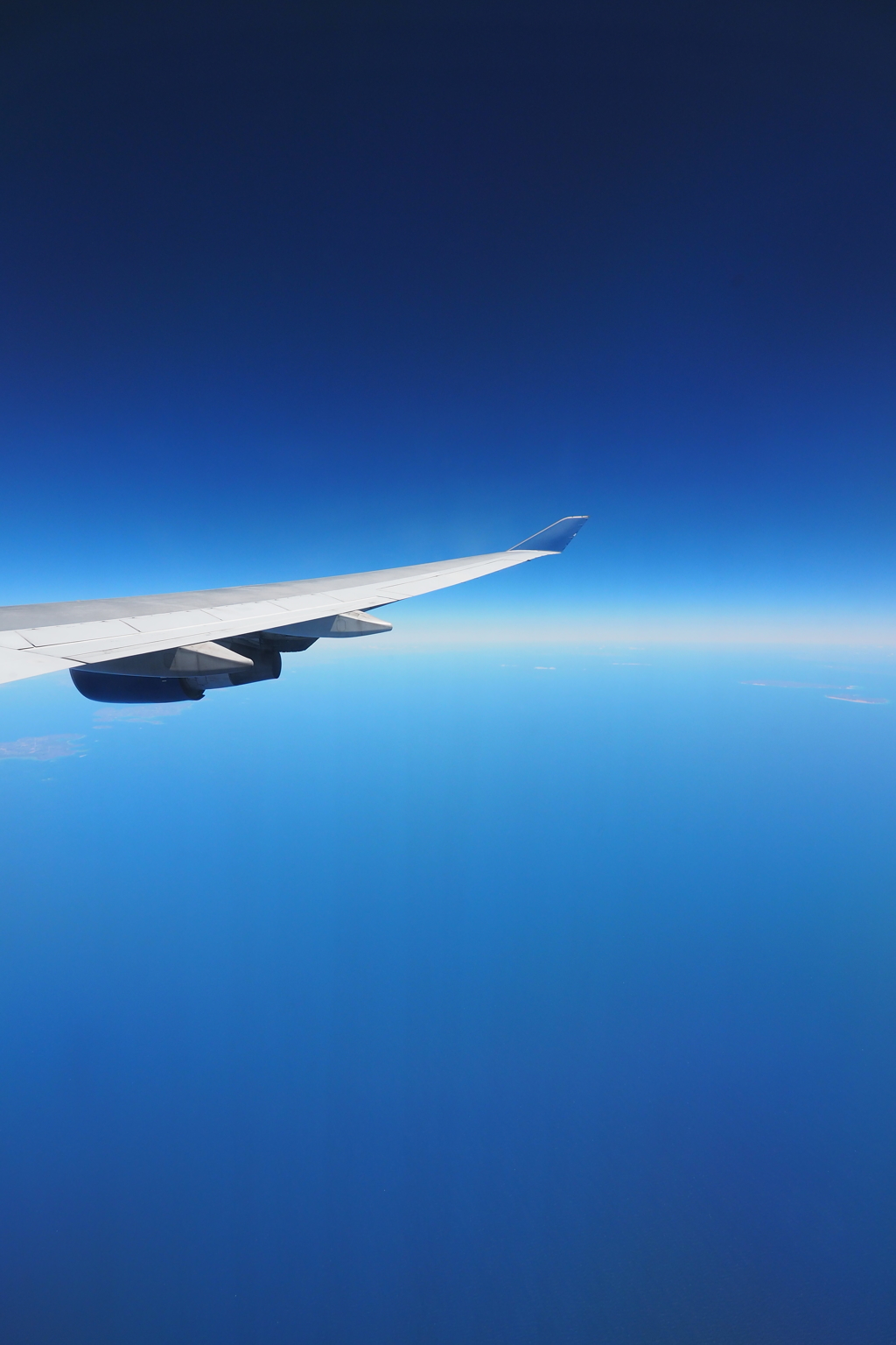 DL275 Over Michigan lake