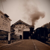 ホームにて