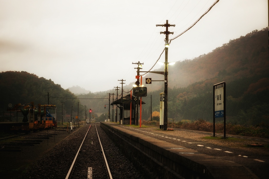 篠目駅のホームにて