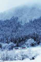 降雪止みし一時に